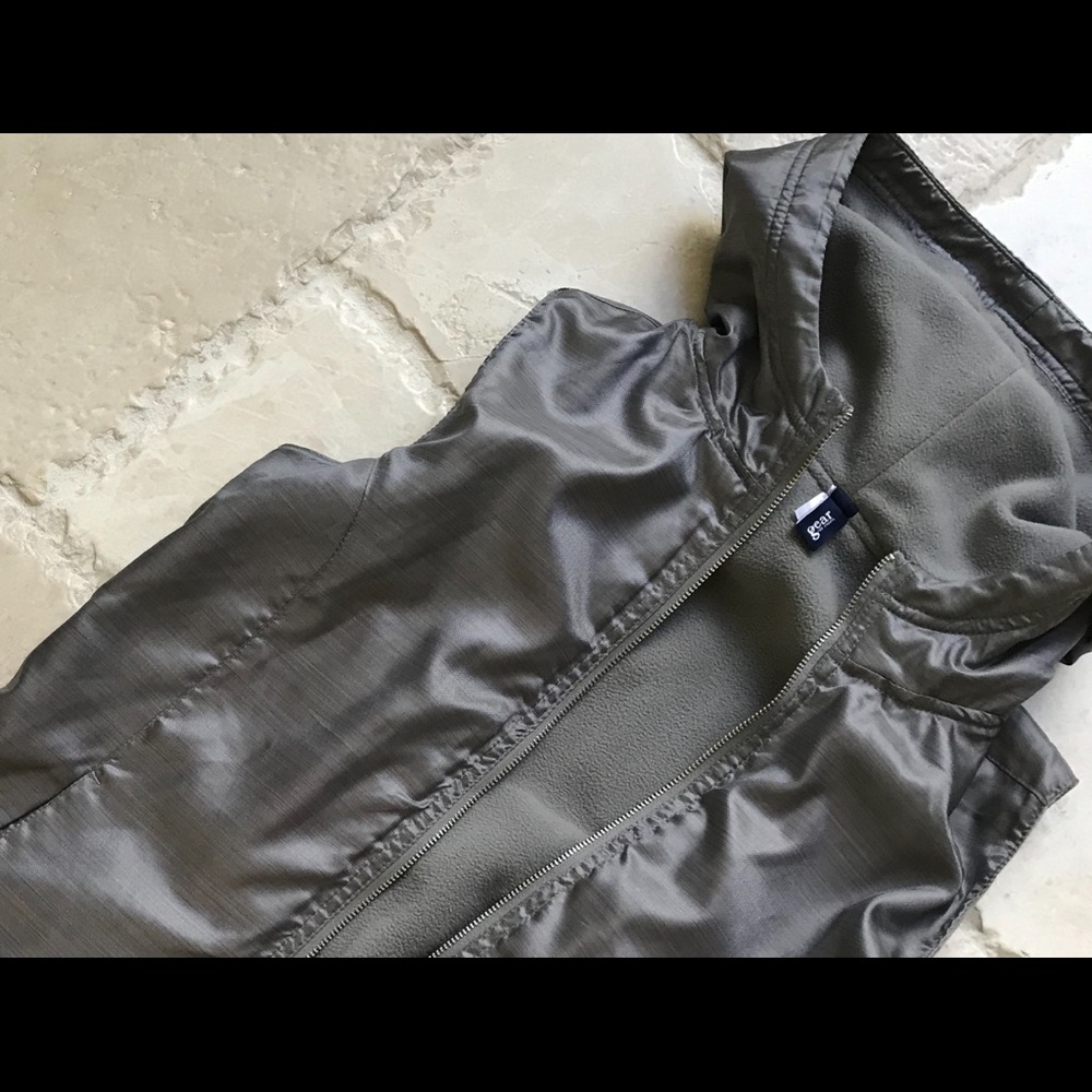 Vest - Picture 4 of 6